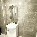 Casa Luma Cozy & Stylish Flat, 10 Min To Center, Free Parking شقة سراييفو