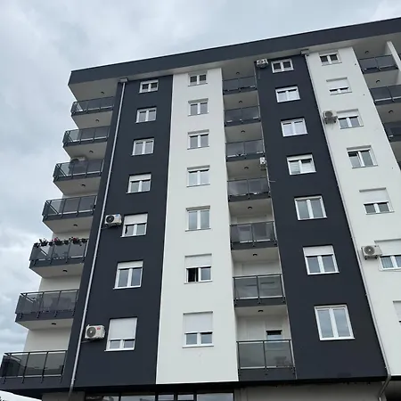 Cozy Flat Near Airport & Center, Free Parking 公寓 塞拉耶佛