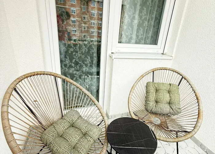 Casa Luma Cozy & Stylish Flat, 10 Min To Center, Free Parking *